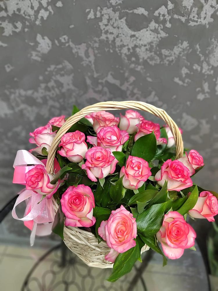 Цветочная композиция из Розы в корзине в Углянце