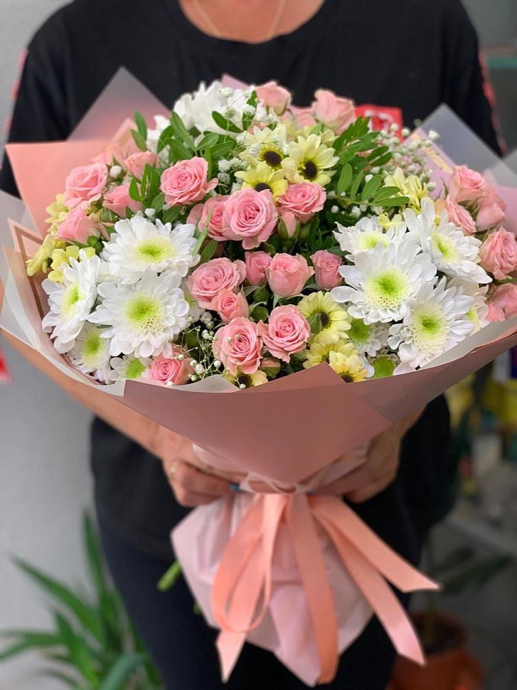 Букет цветов из: Розы и Хризантемы в Углянце