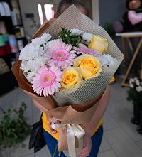 Букет цветов из:  Герберы, Розы и Хризантемы в Углянце
