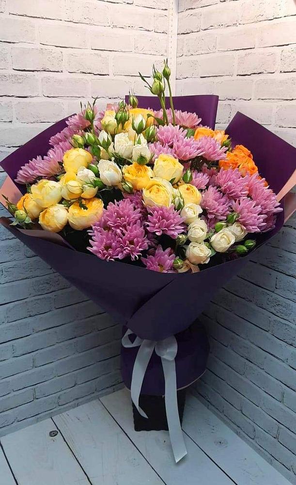 Букет цветов из: Хризантемы и Розы в Углянце