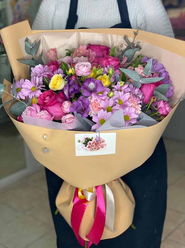 Букет цветов из: Хризантемы, Гвоздики и Альстромерии в Углянце