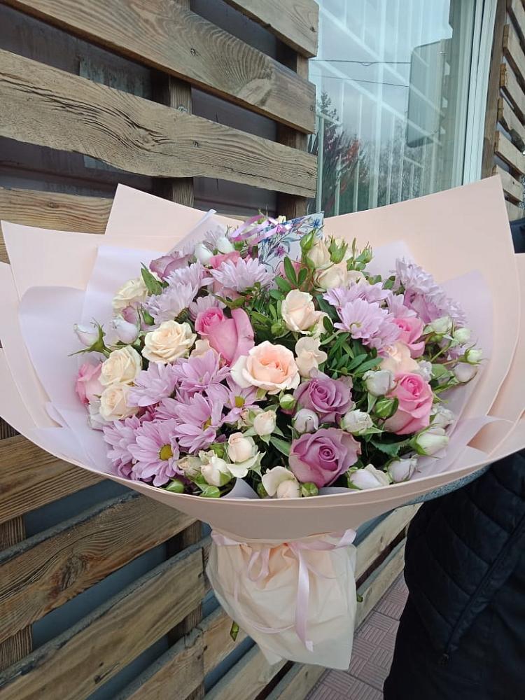 Букет цветов из: Розы и Хризантемы в Углянце