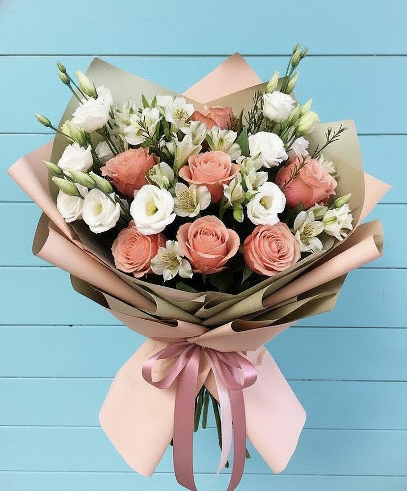 Букет цветов из: Розы, Альстромерии и Лизиантусы в Углянце