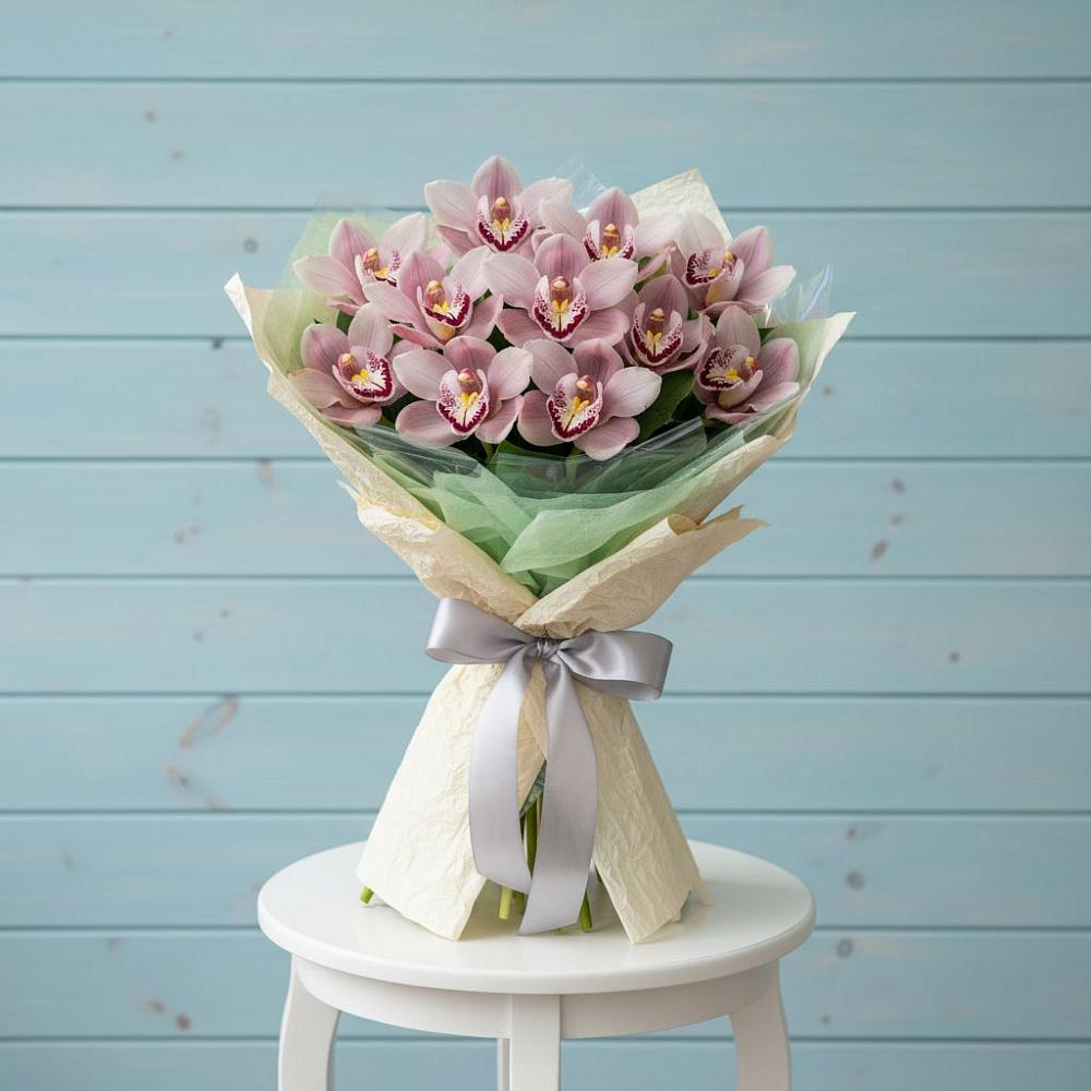 Букет цветов из: Орхидеи и Розы в Углянце