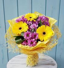 Букет цветов из:  Хризантемы и Герберы в Углянце