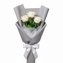 Букет 3 белые розы в Углянце