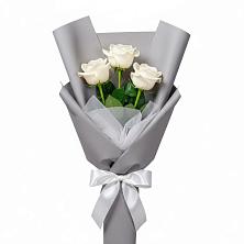 Букет 3 белые розы в Углянце