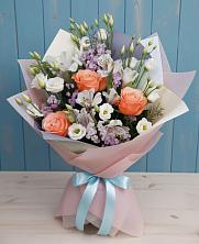 Букет цветов из:  Лизиантусы, Розы, Альстромерии и Гипсофила в Углянце