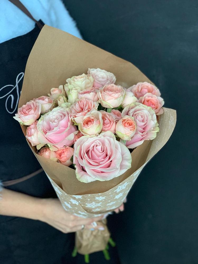 Букет цветов из: Хризантемы и Розы в Углянце