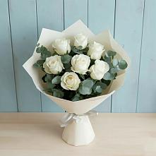 Букет Белые розы в Эвкалипте в Углянце