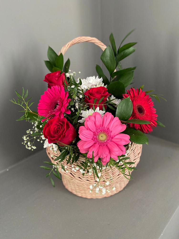 Цветочная композиция из Розы, Хризантемы и Герберы в корзине в Углянце