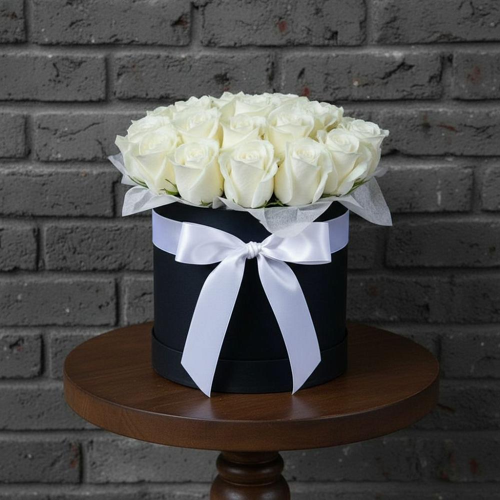 Цветочная композиция из Розы в шляпной коробке в Углянце