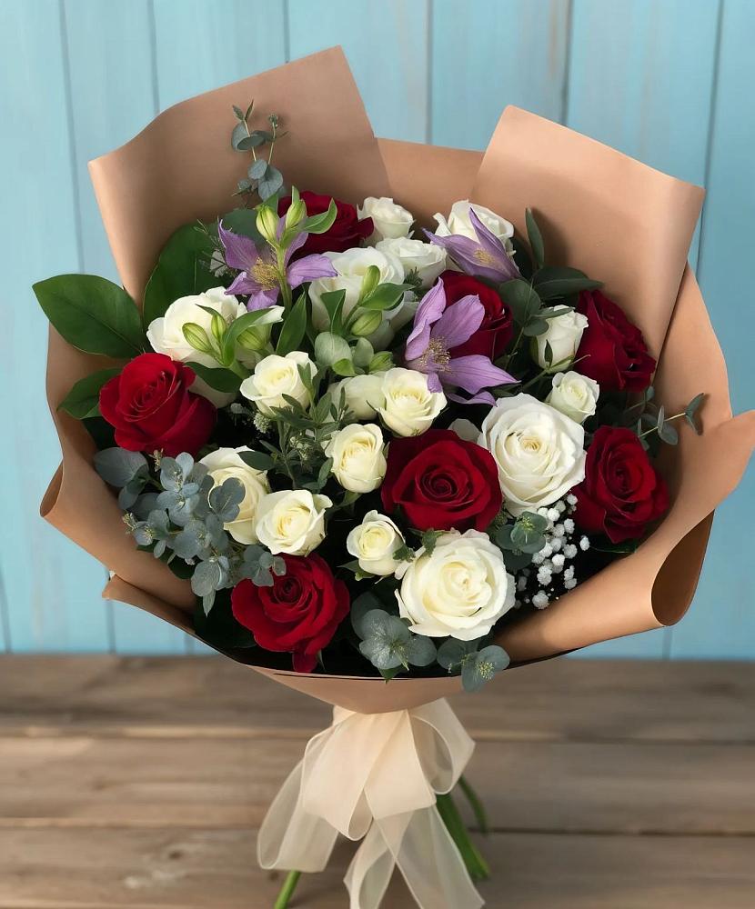 Букет цветов из: Розы и Альстромерии в Углянце
