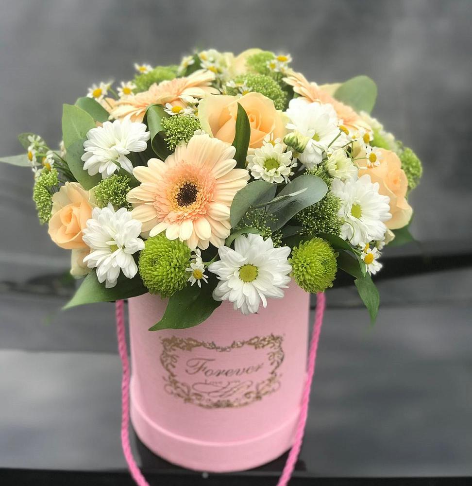 Цветочная композиция из Розы, Герберы и Хризантемы в шляпной коробке в Углянце