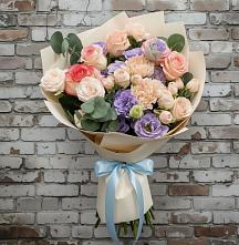 Букет цветов из:  Розы, Лизиантусы и Гвоздики в Углянце