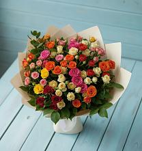 Букет Микс из разноцветных кустовых роз в Углянце
